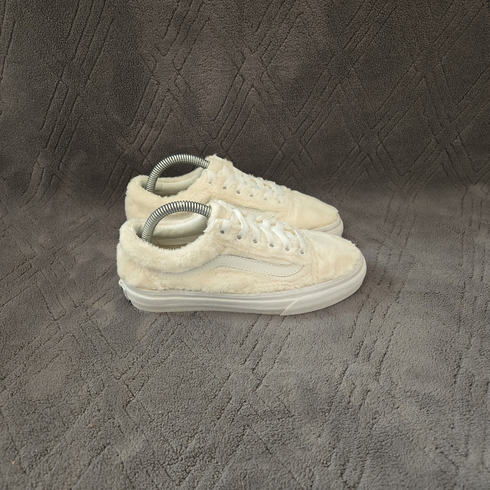 Vans Old Skool Sherpa Faux Fur Shoes Womens Sz 5 Casual Sneakers White.